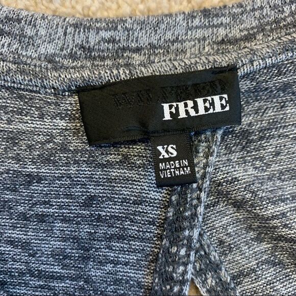 Aritzia Wilfred Free Gray Heathered long sleeve slit open back top Sz XS - Picture 7 of 11